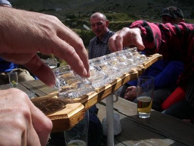 015-Eine Gipfelrunde wird kredenzt